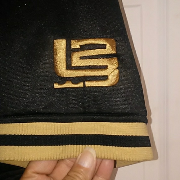 Men's LeBron James Shirt Jacket - Picture 6 of 8
